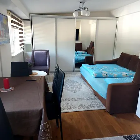 Indy Apartment *
